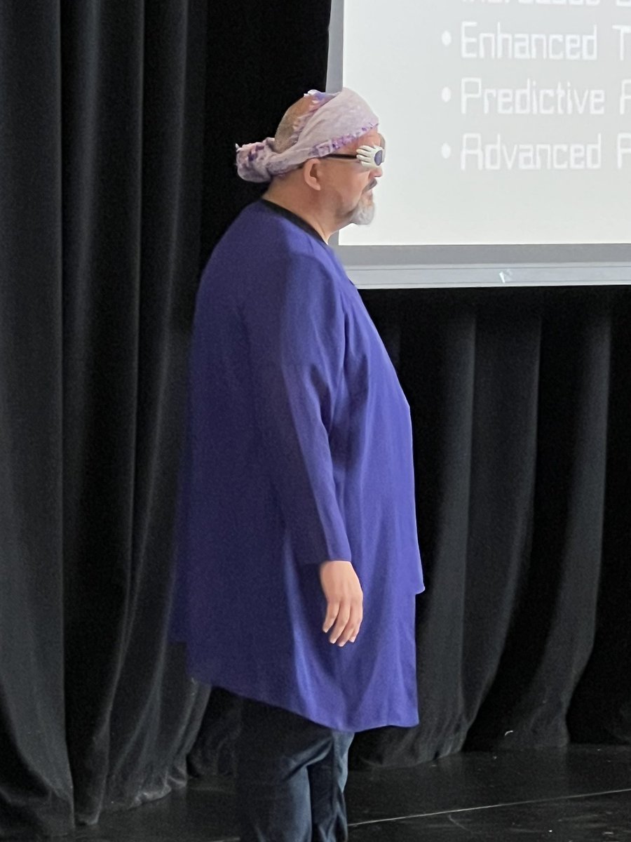mrhooker's tweet photo. Watching @MRsalakas and @MatthewXJoseph open up #LCPCon by going Back to the Future! Check out their outfits! https://t.co/Euh06p9P4c