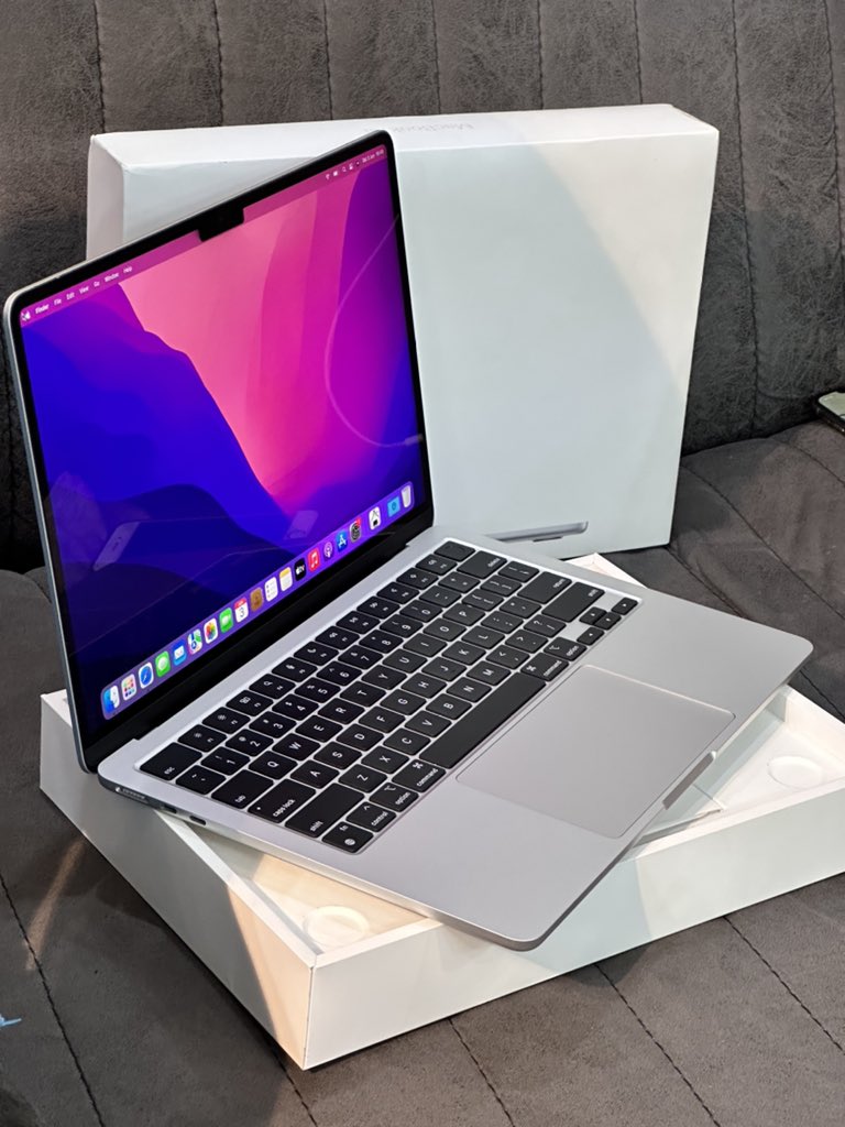 obenginetech's tweet photo. Open Box MacBook Air 2022
M2 Chip
256GB SSD
8GB RAM
TouchID
10-core GPU
Extremely Sleek
Price - 780,000
#obengine #macbook #macbookvendorinlagos #macbookair https://t.co/mDSLBu7Ois
