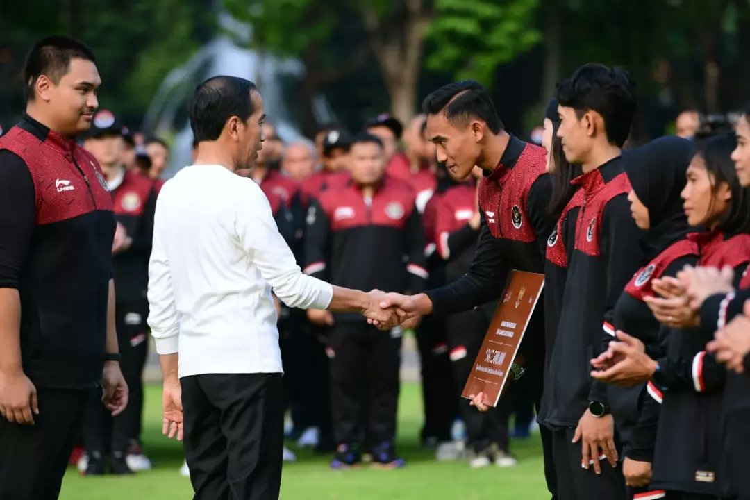Presiden Joko Widodo menyampaikan penghargaan dan apresiasi atas prestasi atlet Indonesia yang berlaga di ajang SEA Games Ke-32 yang diselenggarakan di Kamboja pada 5-17 Mei 2023 lalu. Presiden mengatakan bahwa masyarakat Indonesia sangat bangga atas perolehan medali tahun ini.