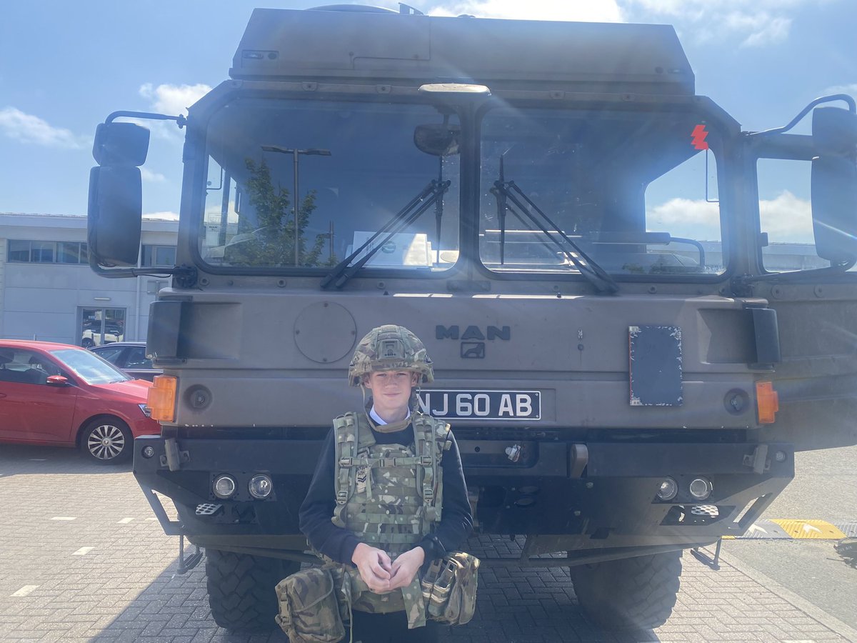 Induction day for Uniformed and Emergency Services students studying @SLCek The MOD visited us and informed us of all the career progressions and opportunities to work as an army reserve. @BritishArmy @JBed90