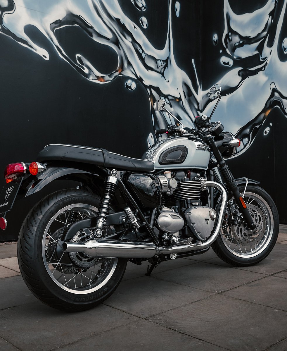 With exceptional finish and detailing, the Chrome Editions embody authentic character and style, the question is, which one would you ride? 

#TriumphChromeCollection: bit.ly/3MPtsGr 

#TriumphXBonzai #ForTheRide #TriumphMotorcycles #StreetArt #ChromeType #Chrome