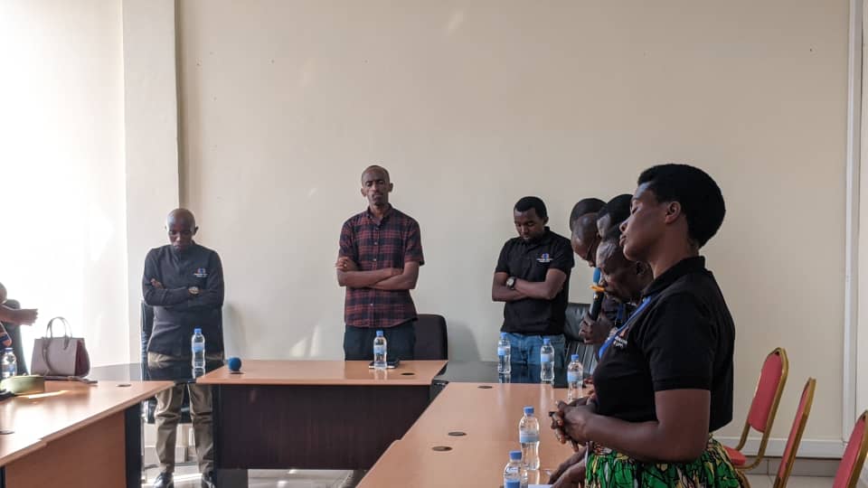 kimironkosecto6's tweet photo. Uyu munsi mu Murenge wa #Kimironko twakiriye inkunga ya #Operation_SMILE, ingana na:
-Kawunga: 200kg
-Umuceli: 200kg
-Ibishyimbo: 50kg
-Amavuta: 40 l
Iyi nkunga yatanzwe na #Jehovannis_parayers_family.
Imihigo irakomeje.
@umwigemepo @ngangare1 @PudenceR @JCMusabyimana https://t.co/oXXDGaBmb2