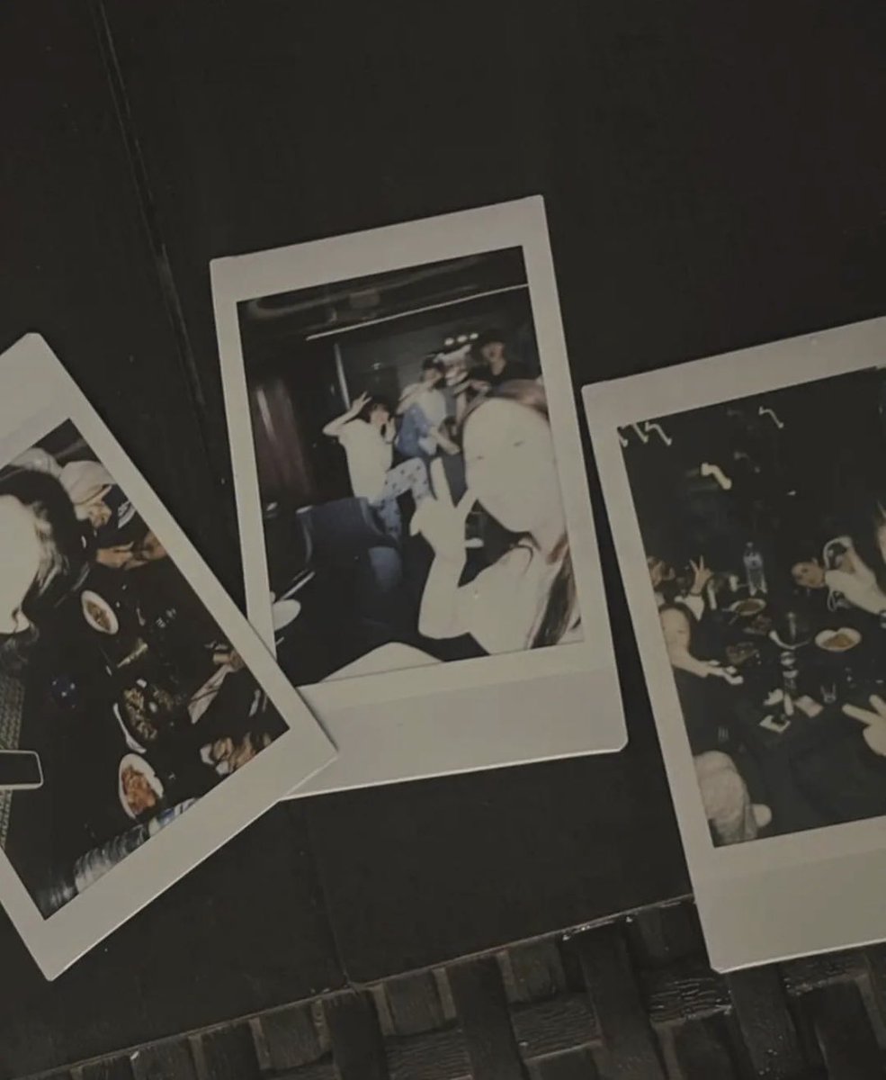 [PHOTOS] 

Polaroids of #NamJihyun with her “#HiCookie” co-stars, Choi Hyunwook, Jung Dabin, Seo Bumjune, and Chae Seoeun 🩵✨

#하이쿠키 #남지현