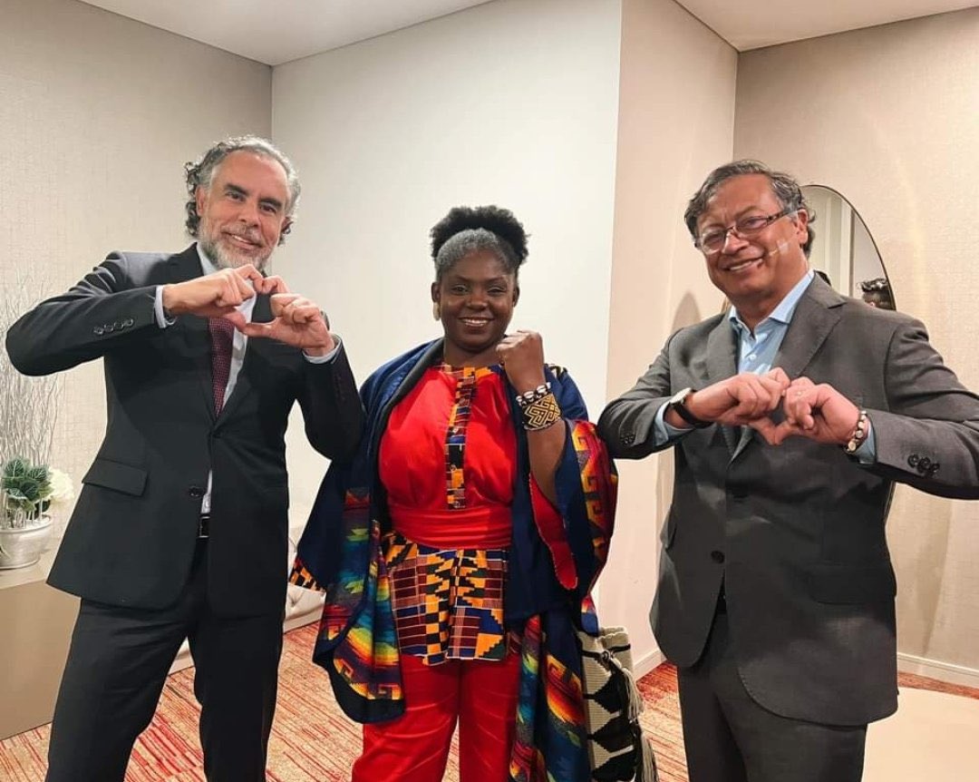 Lindos los tres. Faltó Laura.