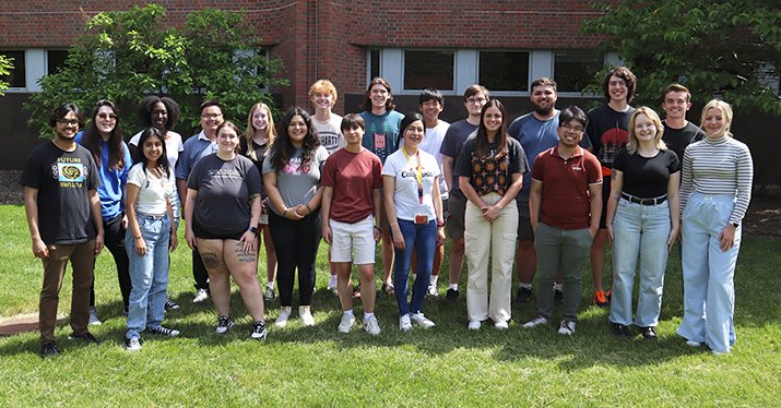 BioMaP undergrad research program underway with large host of students news.engineering.iastate.edu/2023/06/05/bio… @BioMechanian @lamm_mh @mrmansell @ReuelGroup @mrprotein24 @TessonnierGroup @ZengyiShao