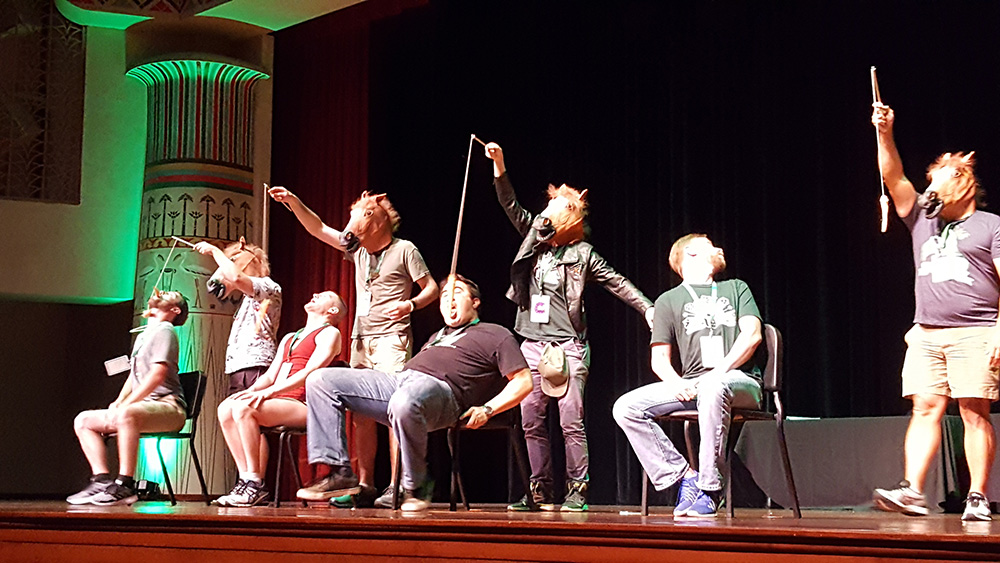 GeeklyCon tweet media