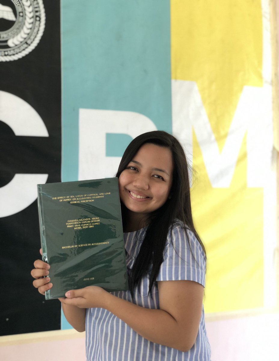 chescakegewan's tweet image. 3 swifties and 1 statistics master. Thank you, Lord 💕

#Gradwaiting