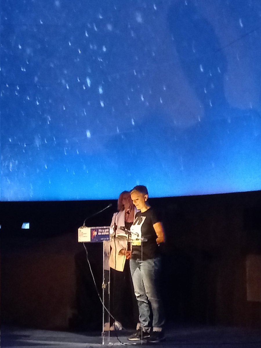 sup_recherche's tweet photo. [🔴LIVE]

@Docteur_Drey, autrice de l'ouvrage "Moi le blob, illustré par Simon Bailly, @humensciences remporte le prix du livre scientifique #LeGoutDesSciences 🦉🏆

Rendez-vous à 18h sur notre compte Twitter pour en apprendre plus sur le blob ! 🤩 https://t.co/pNUcCM26wO