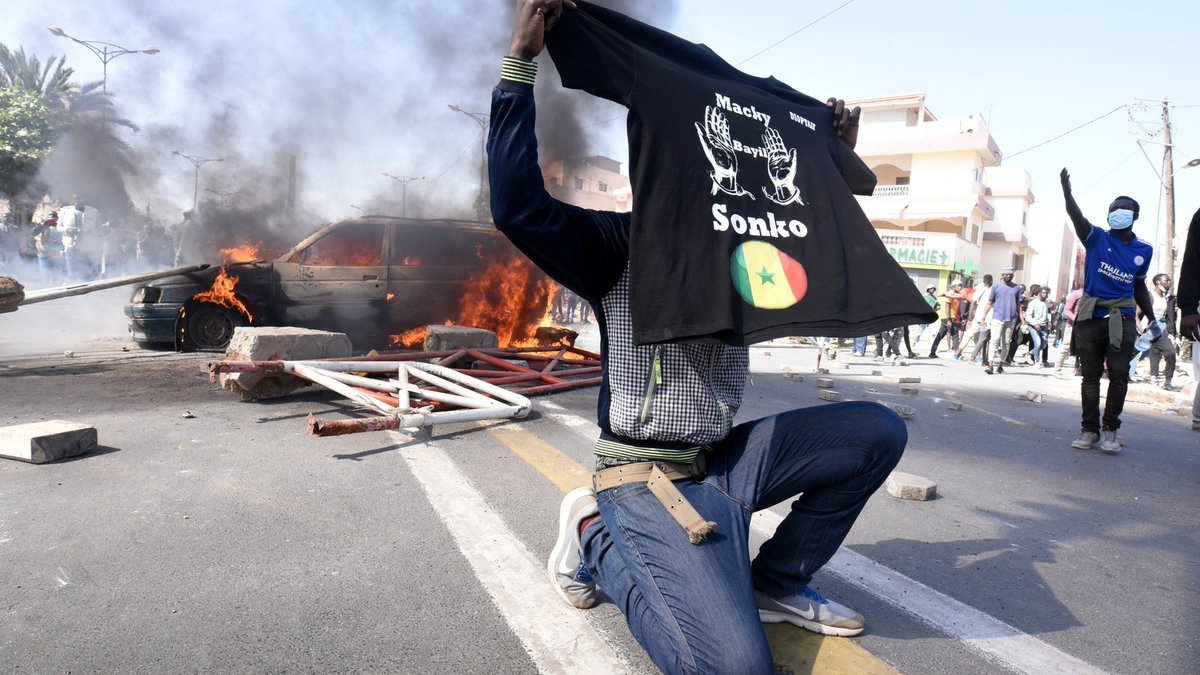 BREAKING: Senegal's Government Shuts Down the Internet as Intense Protest Continues

Senegal has cut all internet-based communication as the nation enters its fifth day of protest over forthcoming elections. 

#Crisis #Senagal

parallelfacts.com/breaking-seneg…