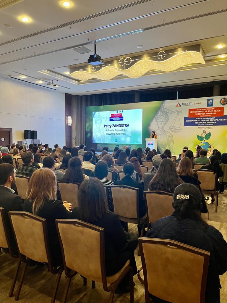 Environmental law and #HumanRights in the spotlight at the opening ceremony of our #ClimateJustice project with <a href="/undpturkiye/">UNDP Türkiye 🇹🇷</a>, <a href="/tobbetum/">TOBB ETÜ</a> &amp; <a href="/ankarabarosu/">Ankara Barosu</a> // Odakta Çevre Yasası ve İnsan Hakları! #WorldEnvironmentDay #BeatPlasticPollution 🌍🌳♻️