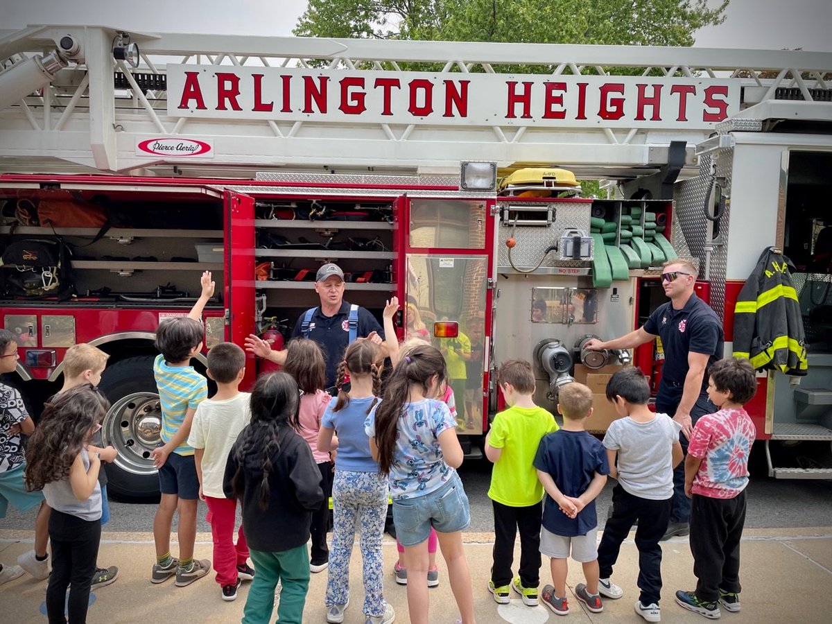Arlington Heights Fire and Police Departments recently visited Juliet Low Elementary School's Explore More Day! Kindergarten classes learned about safety, saw fire and police vehicles, and even got to know our AHPD K9’s!  Such a fun day!