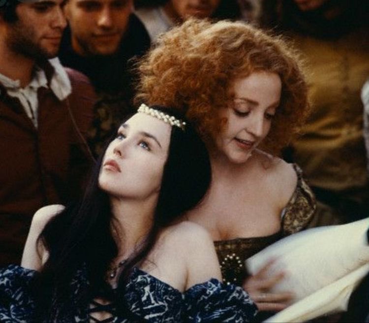 아름다운 이자벨 아자니 나오는 여왕 마고 보시라구요Translate post