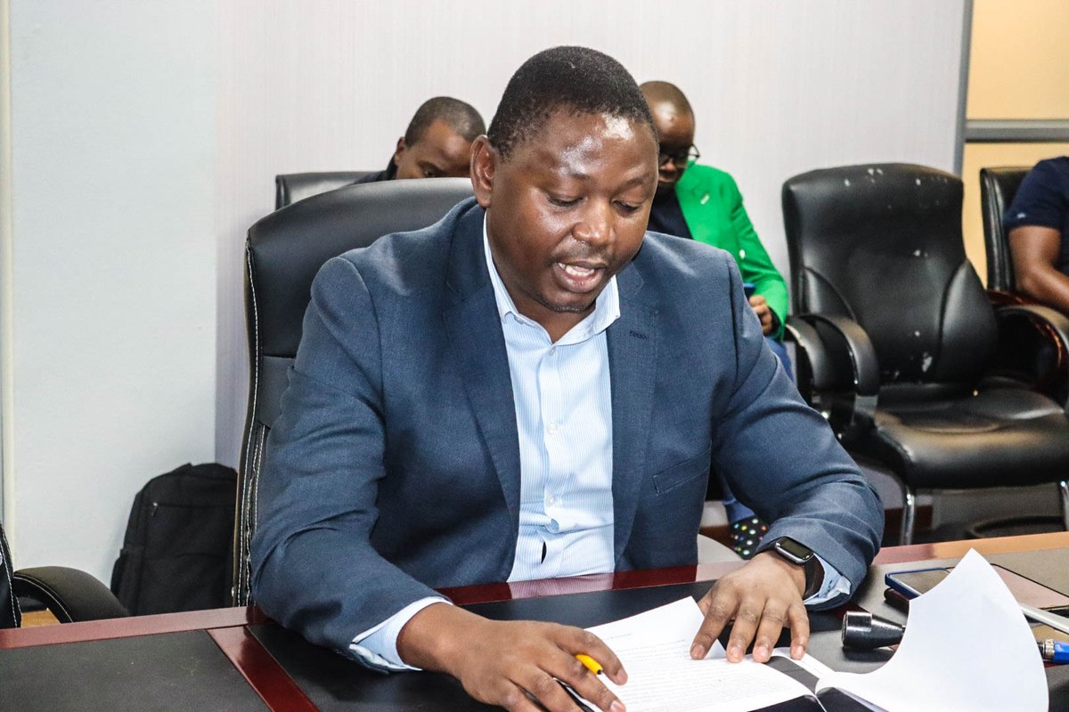 PEswatini's tweet photo. Earlier today, Pact Eswatini, supported by USAID, visited the ministry of home affairs to present the ministry with equipment worth over E200 000 to facilitate child birth registration. The equipment included laptops, furniture, and printers. https://t.co/OBEQzaz2Xu