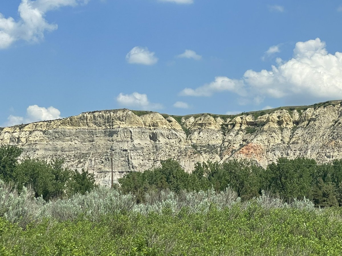 PrairieStylFile's tweet photo. Have you been to Sully Creek State Park? Itโs this quiet, pristine spot in the badlands south of Medora, #NorthDakota, just steps from the #MaahDayHeyTrail. And itโs gorgeous. #mwtblogger #HelloND #FindTheGoodLife #SlowTravel https://t.co/6HMP9n02sZ