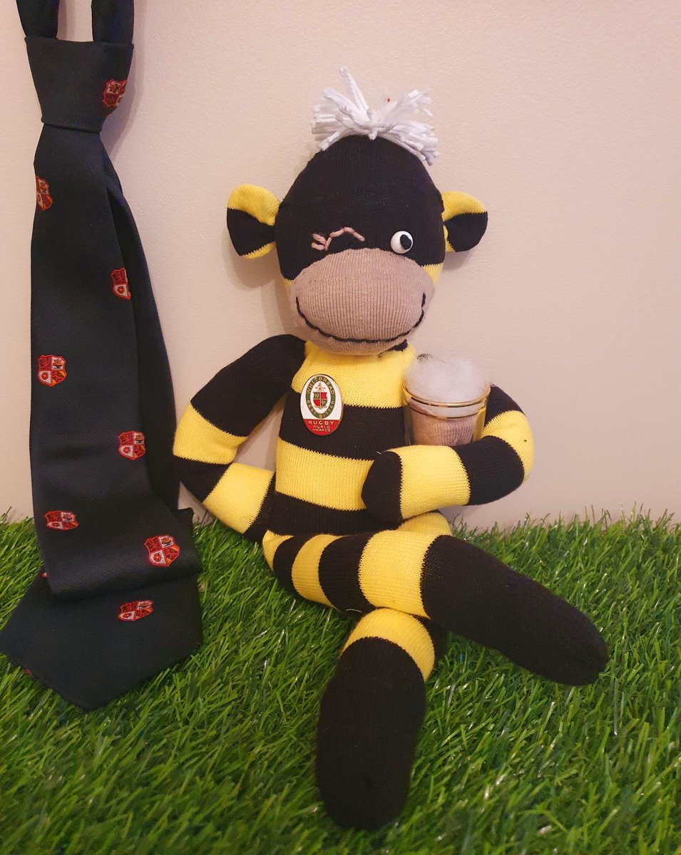 buntybombshell's tweet image. ⁦@paulmilham⁩ A very happy 50th birthday to you, my rugger-bugger friend.. from Eric 🤣😂🤩