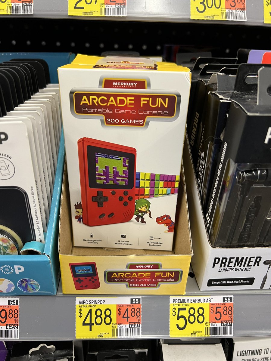 Mertallix's tweet photo. Just grabbed this little gem at the store for $4.88 #handheld #gameboy #cheaptech https://t.co/32oqENyrSP