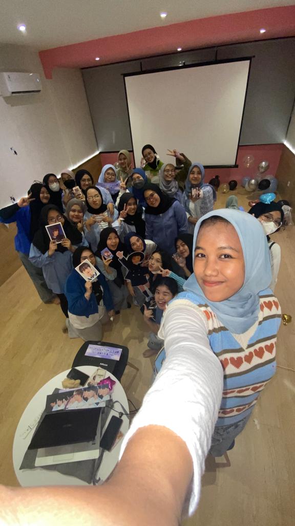 unsalted9irl's tweet photo. Terimakasih untuk first project ini kalian bener² keren dan sangat antusias, makasih sekali lagi yah guys 🥰🫶 jika ada kekurangan kami team mohon maaf yah ☺️🙏 https://t.co/HPQxGR3XwD
