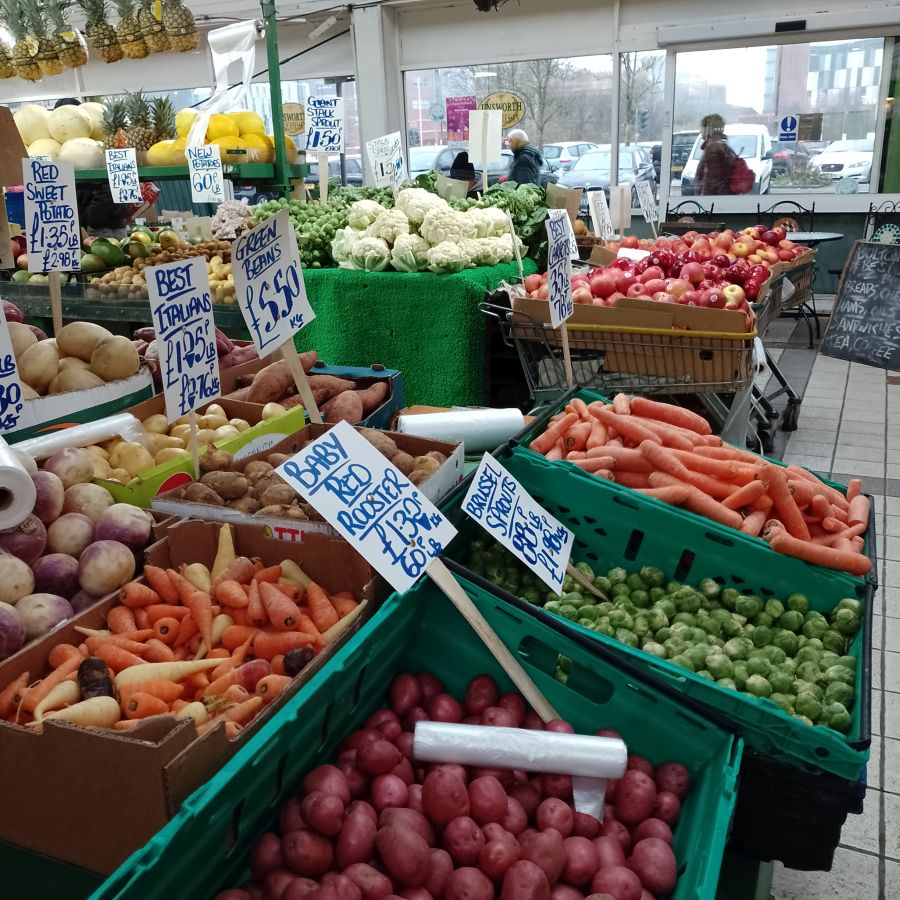 BOLTON.
On the market, spoilt for choice.
#Bolton #BoltonMarket #Choice #freshvegetables #foodphotography