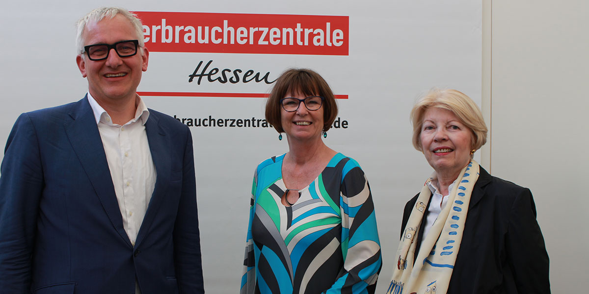 Heute hat uns Ministerin @priskahinz @umwelthessen auf dem #Hessentag2023 besucht. Unser Vorstand <a href="/philipp_wendt/">Philipp Wendt</a> und die Verwaltungsratsvorsitzende Barbara Ulreich danken für konstruktive Gespräche!