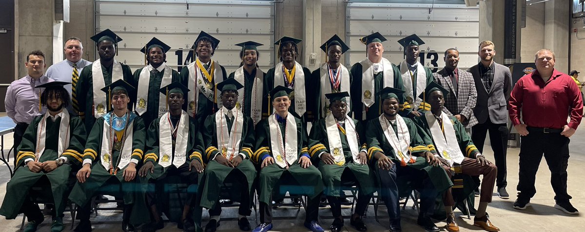 My favorite picture of the year that we do as a team! 16 senior men on their way to greatness! This was a special group of seniors. #traditionnevergraduates