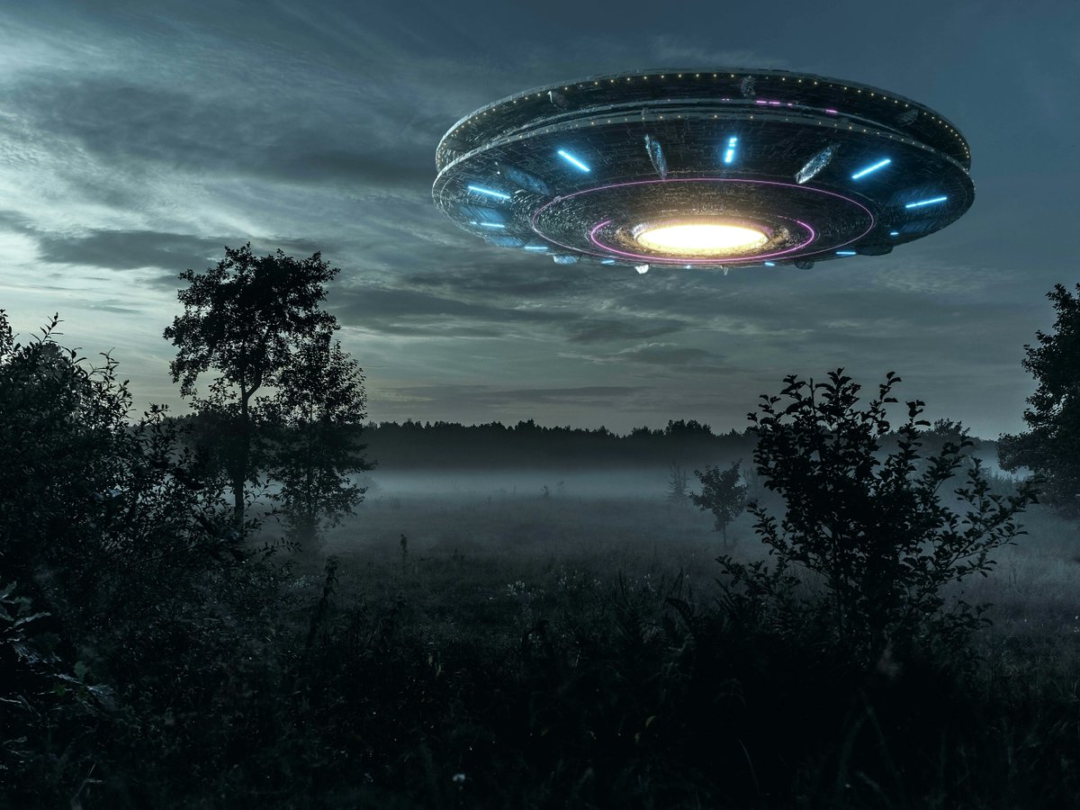 barstoolsports's tweet image. THIS IS IT: US Intelligence Official Says That The Government Has Recovered INTACT UFOs Of Non-Human Origin barstoolsports.com/blog/3469576/t…