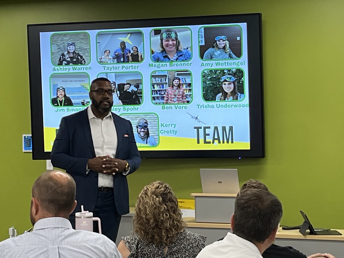 HamiltonCoESC's tweet image. Our advice to you: Let students use their voices! So far, we've heard from @IHSchools, @ButlerTech, @PCSDViking, and @SycamoreSchools 💚 #MWLS23 #StudentVoice