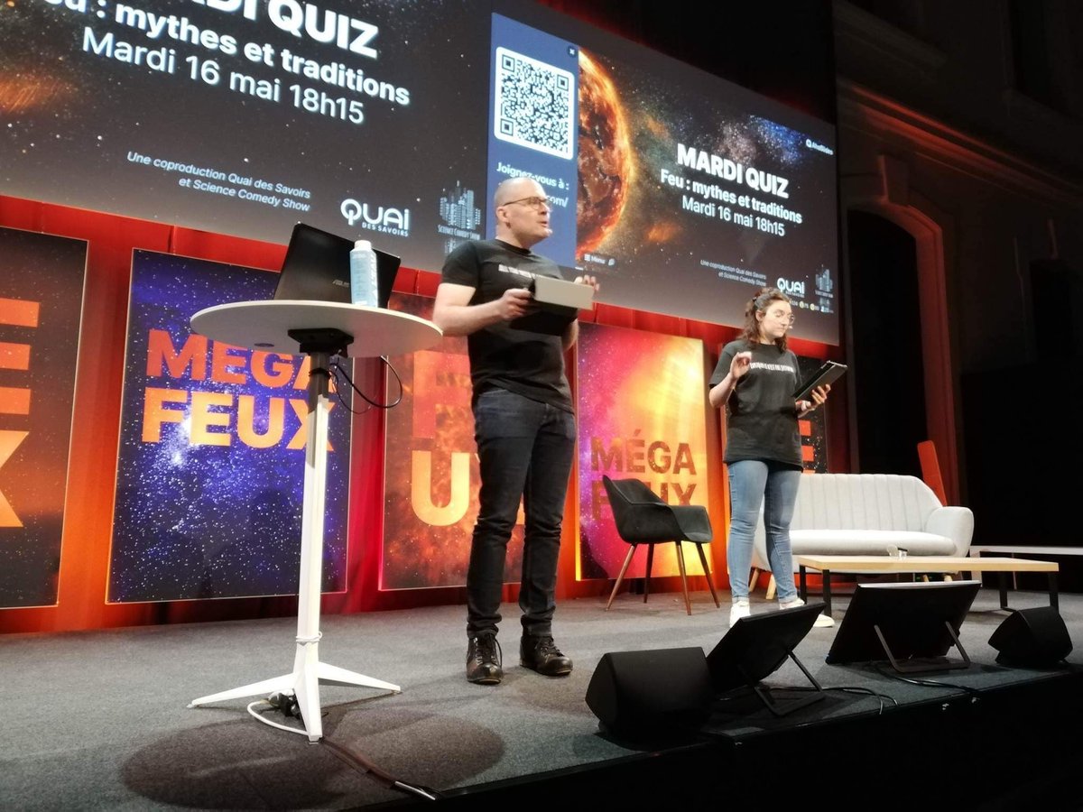 Science Comedy Show (@sciencecomedysh) on Twitter photo 📢Hep, on a lancé un projet en co-production avec le <a href="/QuaiDesSavoirs/">Quai Des Savoirs</a> : les Mardi Quiz ✨
On l'a testé, c'était ouf ! Dès septembre, on remet le couvert !
🤓C'est un mélange de quiz, d'histoires de sciences et d'interviews de chercheur·se·s. 📢Hep, on a lancé un projet en co-production avec le <a href="/QuaiDesSavoirs/">Quai Des Savoirs</a> : les Mardi Quiz ✨
On l'a testé, c'était ouf ! Dès septembre, on remet le couvert !
🤓C'est un mélange de quiz, d'histoires de sciences et d'interviews de chercheur·se·s.