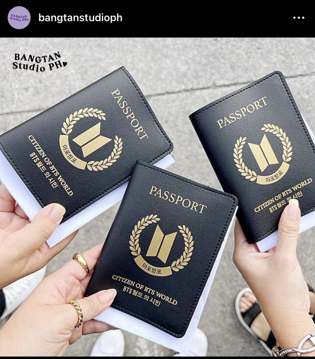 Doing a lil GA for D-Day SG concert goers bec I have extra luggage space ☺️ Giving away 3 AB bags &amp; 5 PP holders fr my shop! Just give me a follow @jinmmkook &amp; <a href="/BangtanStudioPH/">Bangtan Studio PH</a>. Winners will be chosen using a randomiser!

#BTS #SUGA #AgustD #YOONGI #SUGA_AGUSTD_TOUR_in_SINGAPORE