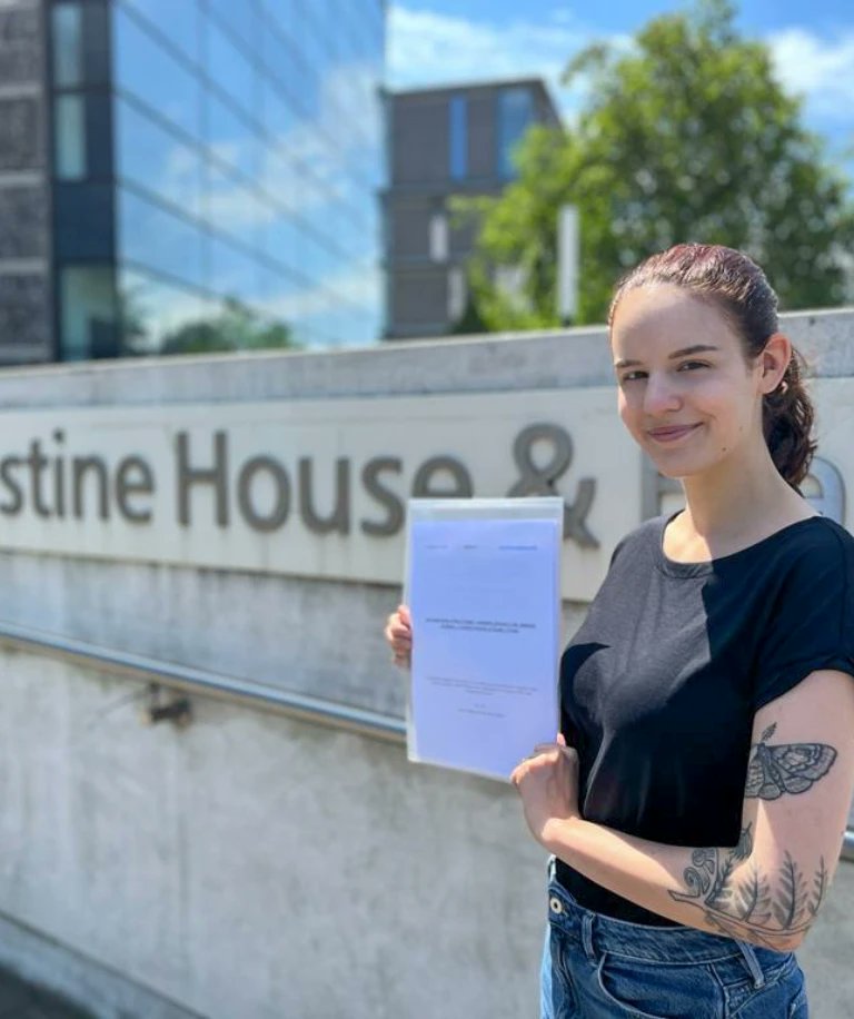 AaliyahFooks's tweet photo. On Thursday, I submitted my dissertation, which brings to an end my #undergraduate journey!
These past three years of study have been both exciting and challenging, trying to balance full-time study, part-time work, research internships, and the added challenges of the pandemic. https://t.co/YBKMjWOu5z