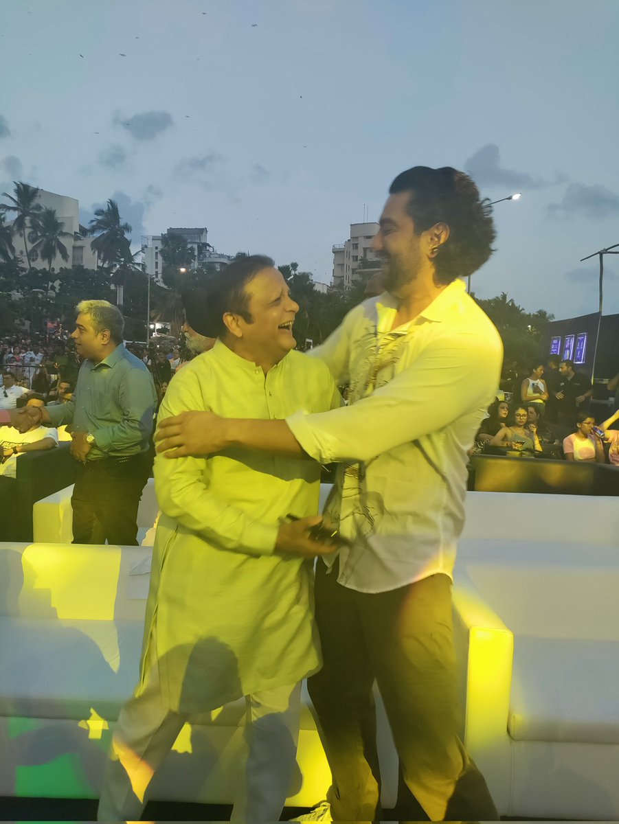 Shaad Randhawa (@shaadrandhawa) on Twitter photo World environment day 🌎! With the man of the moment <a href="/Asifbhamlaa/">Asif Bhamla</a> .. always stands up for a good cause ! May ur tribe increase !
Create awareness #BeatPlasticPollution #tiktikplas #SolutionsToPlasticPollution .. World environment day 🌎! With the man of the moment <a href="/Asifbhamlaa/">Asif Bhamla</a> .. always stands up for a good cause ! May ur tribe increase !
Create awareness #BeatPlasticPollution #tiktikplas #SolutionsToPlasticPollution ..