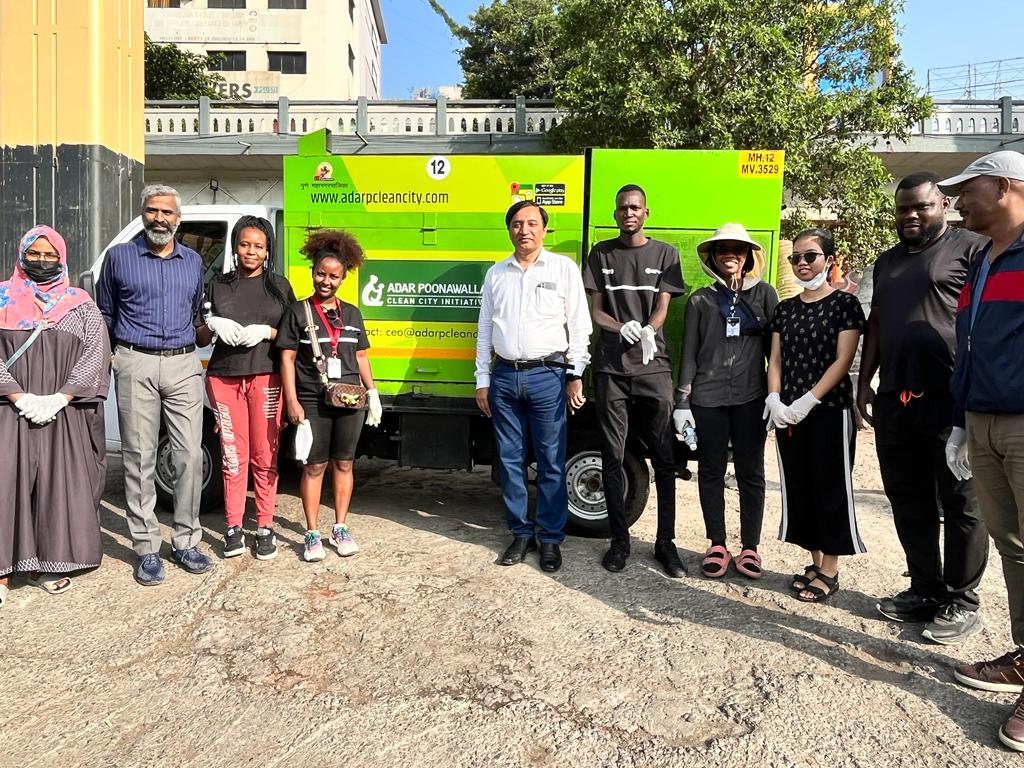 OchanSanto's tweet photo. In commemoration of the World Environment Day
We marked the day with a cleaning drive 2023 under the theme solution to plastic pollution with the support of Adar Poonawala clean city initiative.
We had a cleaning drive along the Bhide bridge.
@adarpoonawalla https://t.co/mhvxsdFhJ3