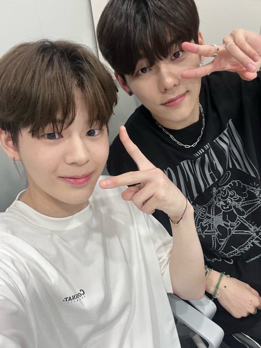 wakeone_trainee's tweet photo. 〃💚우zl우정언저l나영원히💜〃

#이정현 #LEEJEONGHYEON
#문정현 #MUNJUNGHYUN https://t.co/BYr4uDUXSE