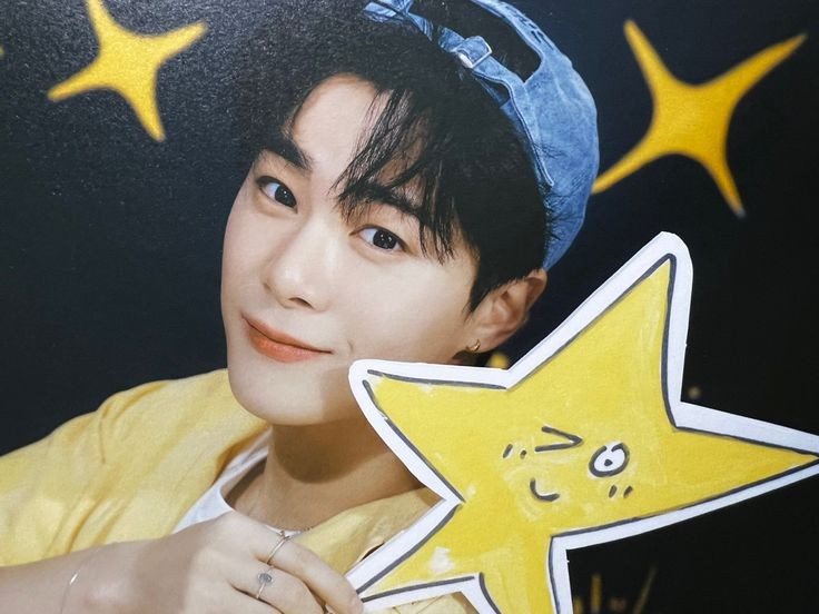 BINNIE •°MOON 🌙🕊 tweet media