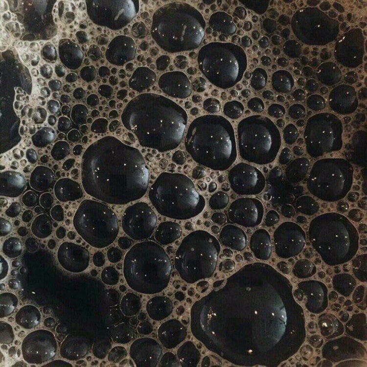 наружу изнутри. 
это песня о любви.