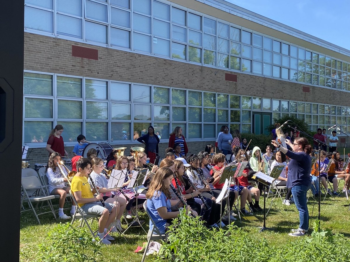 Linda Miller (@lmiller2linda) on Twitter photo Each year, <a href="/PerryHallES/">PerryHallES</a> celebrates Memorial Day with students, staff, parents and members of the community. All have an opportunity to share their connections to those that have or currently serve our country. It is always a special day. 🇺🇸🐊#gatorpride Each year, <a href="/PerryHallES/">PerryHallES</a> celebrates Memorial Day with students, staff, parents and members of the community. All have an opportunity to share their connections to those that have or currently serve our country. It is always a special day. 🇺🇸🐊#gatorpride