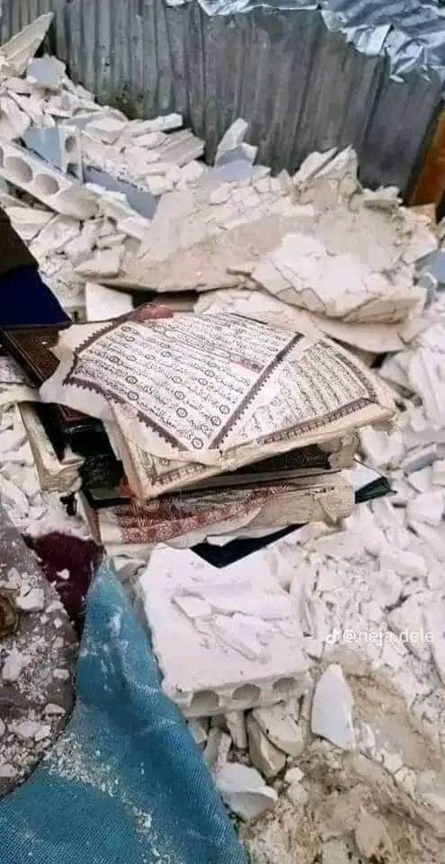 Nebat21111's tweet photo. 🚨
Please be a voice for Ethiopian Muslims. The government is demolitions the Mosque 🕌  and killing people 

- #AnwarMesjidMassacre
- #Justice4EthioMuslims
- #EthioMuslimsUnderAttack
- #StopMosqueDemolition
- #JusticeForEthiopianMuslims
- #SaveEthiopianMosques
- #SaveOurMosques https://t.co/xVX1J5tkDc