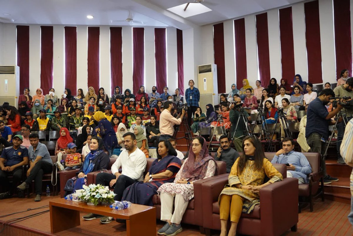 Pink Games 2023 Torch Ceremony at Kinnaird College Lahore! 

Thank full to Principal Kinnaird Ruksana David, DC Lahore @R7Haider and Kinnaird Sports Club for their enthusiastic response. Pink Games 2023 is a game changer event for Women Sports and Empowerment. 
#PinkPower
