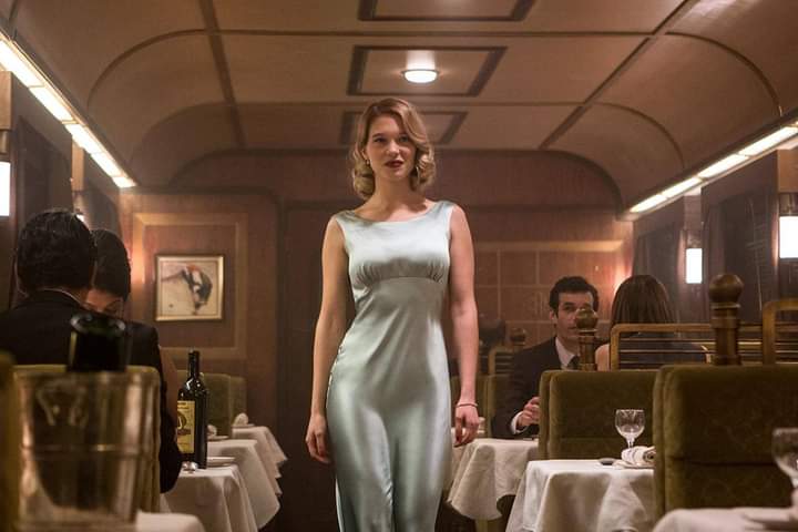 Girlythin_g's tweet photo. Madeleine:"You shouldn't stare."
James Bond:"Well, you shouldn't look like that!" SPECTRE (2015)
#AdorableCouple #oo7 #bondgirl #leaseydoux https://t.co/VOLsbfiZ6M