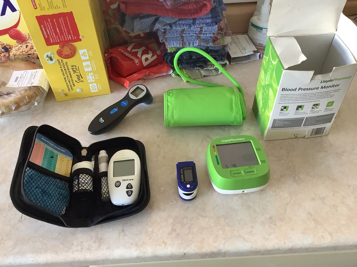 Can we please stop using images of carers sitting and having a chat and start using images that show the reality of unpaid care. #RealCarersWeek