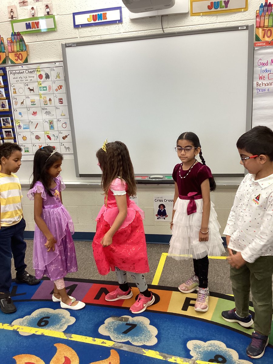 KinderSmarten's tweet photo. It’s my favorite day of Kindergarten…Queen and King Day. We dress up, we bow and curtsy as a greeting, and we have a fancy tea party! https://t.co/5vsiMdyMEm