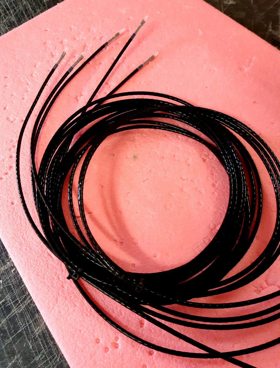 Foundry_Elec's tweet image. Custom PTFE cable assemblies with thermistor produced in #Sheffield @Foundry_Elec