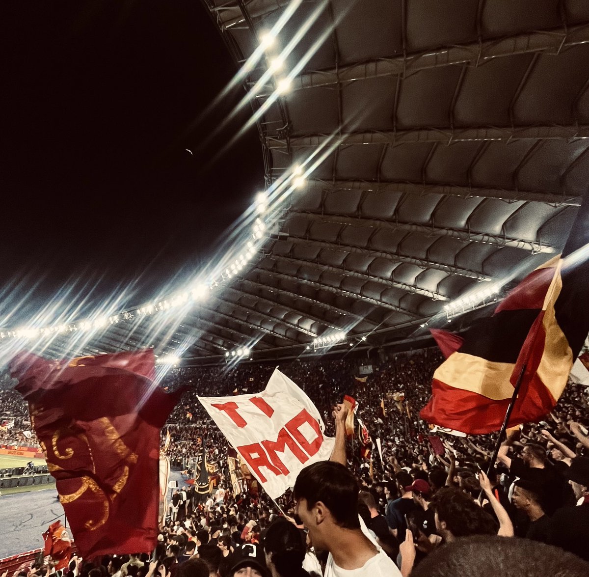flavvvt's tweet photo. io di amarti non la smetto
sei la squadra del mio cuor https://t.co/rI896EUstj