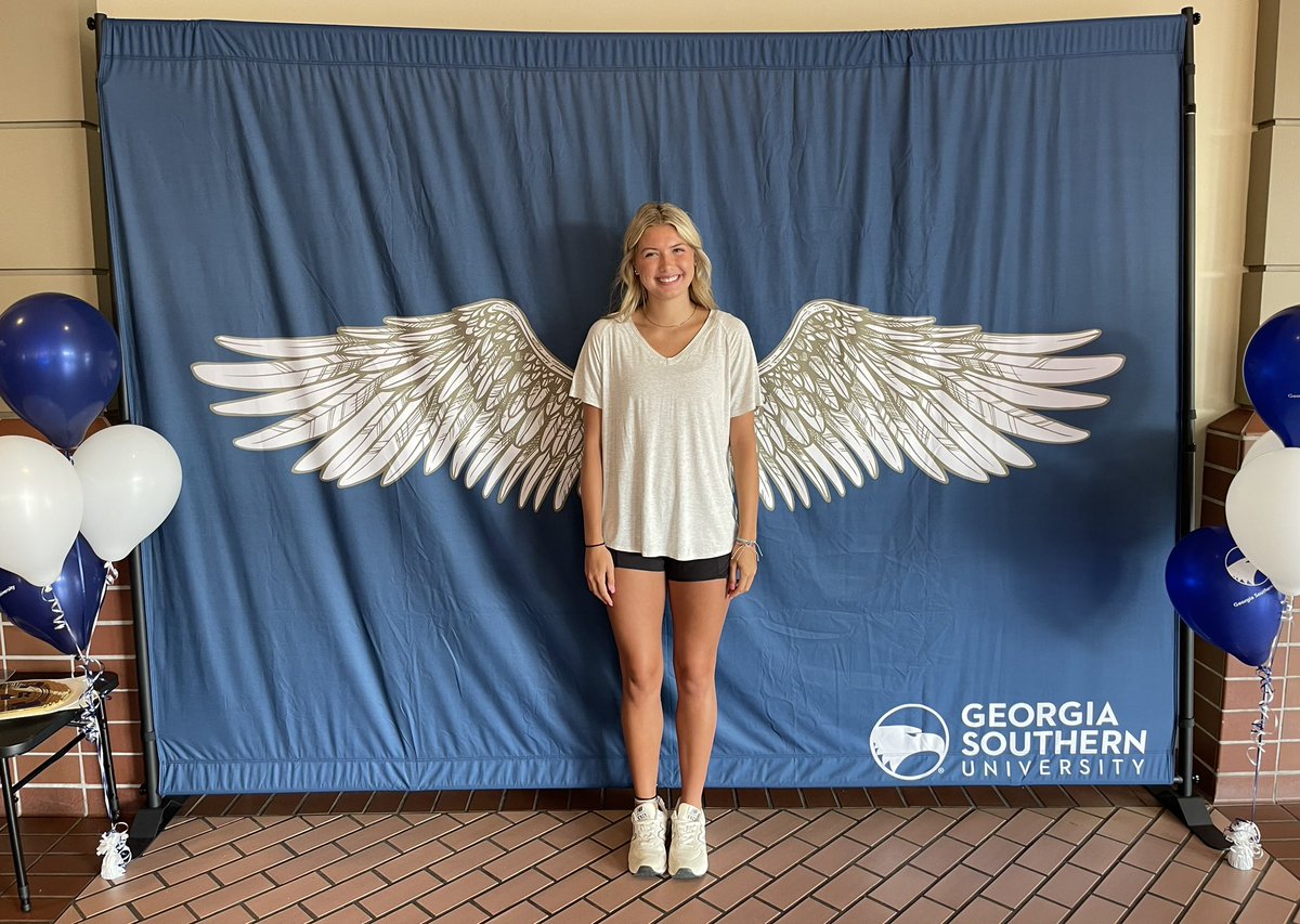 robinshelnut's tweet photo. Spending the day with our girl at GSU! @GSAthletics_TF @MaciShelnut https://t.co/Tspjno2s4U