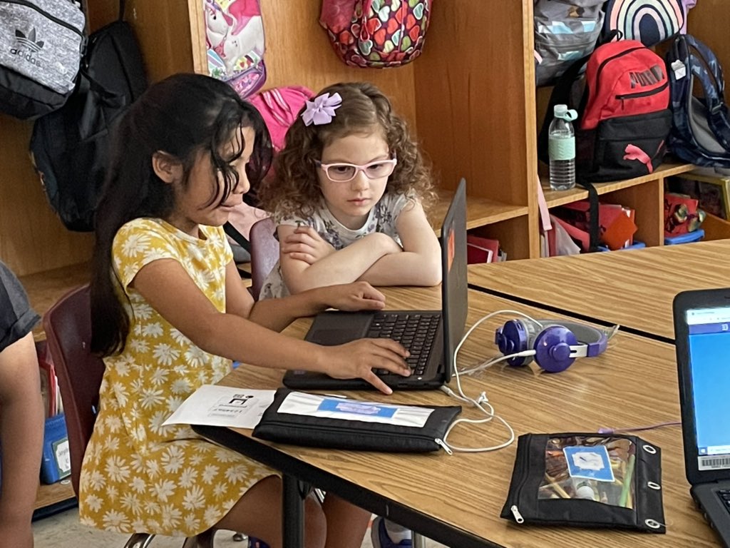 BaileysES_FCPS's tweet photo. PONY Day #1 (Preview Of Next Year) is complete and the 1st graders knocked it out of the park teaching Kindergarteners about their laptops 🐯💻#WeAreBaileys https://t.co/eHPXeEvVXa