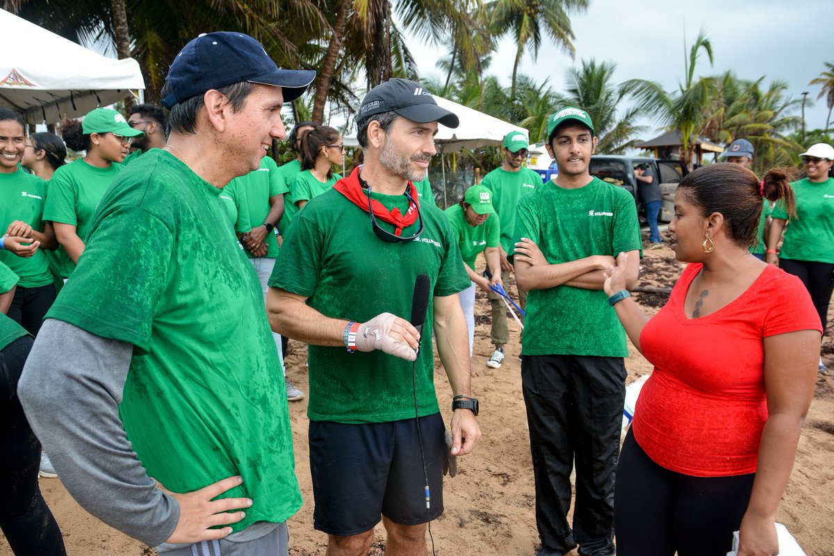 Over 100 employees and their family members volunteered at Mayaro in a clean up exercise, and collected waste for recycling and upcycling♻️.
This will help alleviate flooding and protect marine life in the community. 
#VolunteeringAsOneCemex 
#FutureInAction 
#WorldEnviornmentDay