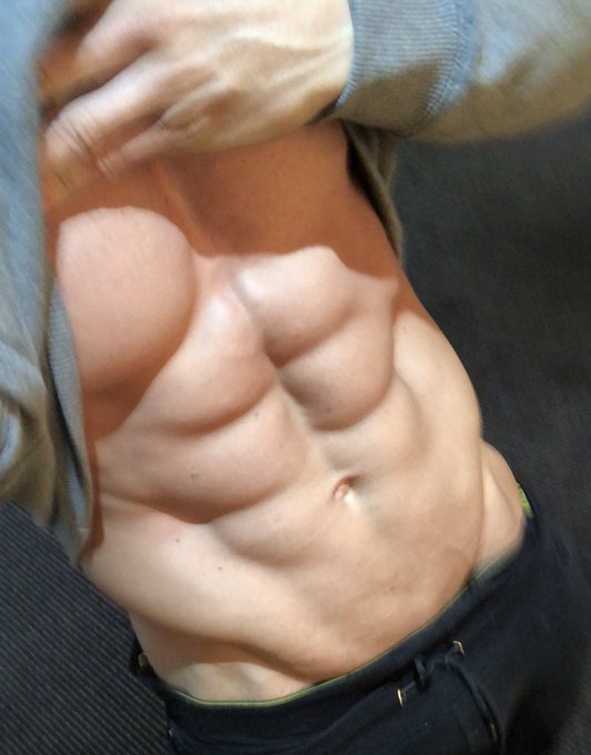 MUSCLE MONDAY 💪🏼  https://t.co/G7l17SxER2 https://t.co/KFfrL40TJa