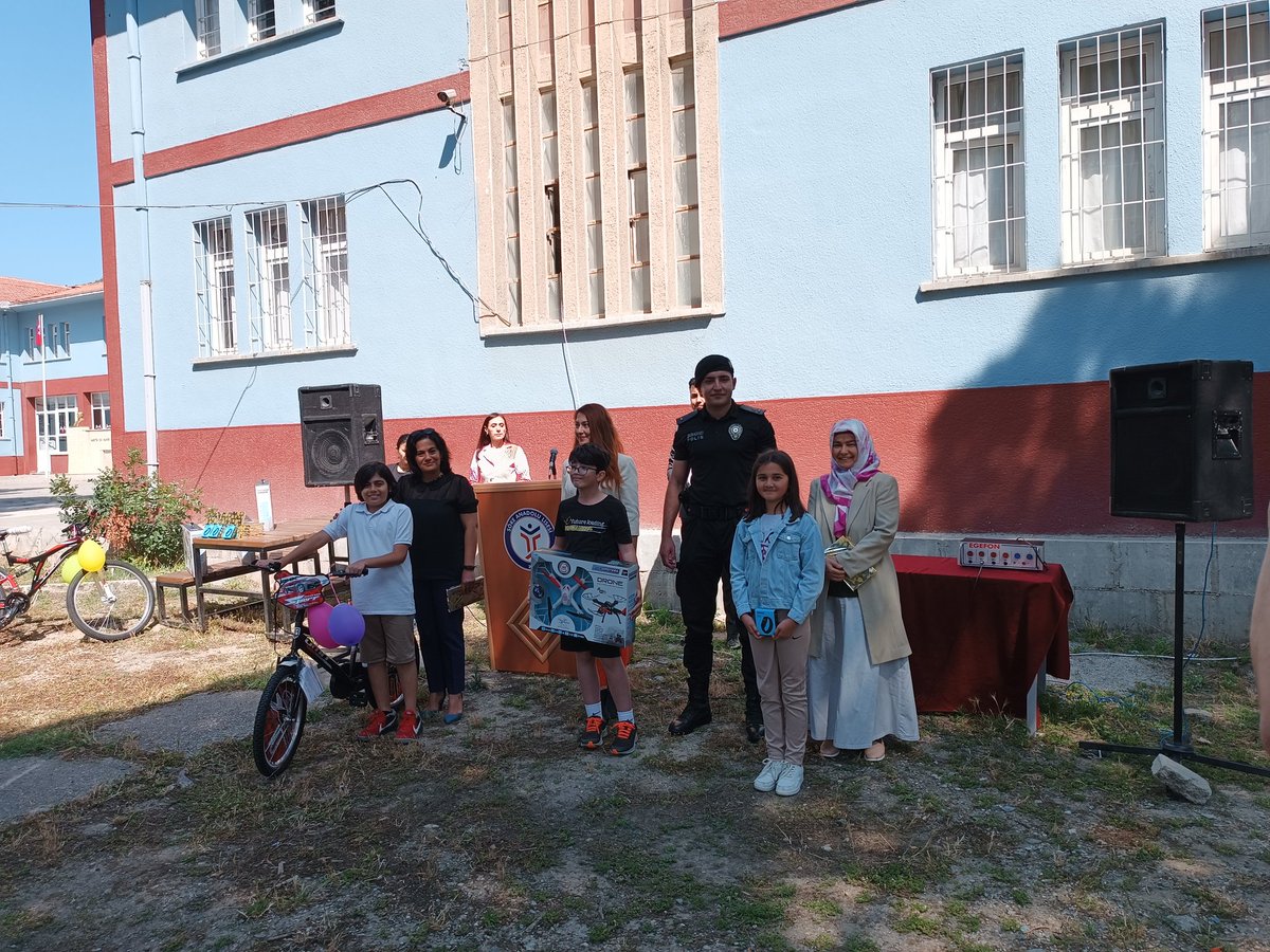 "Söke Okuyor" projesi kapsamında Olan öğrencimiz Fatmanur Fırat ve danışman öğretmeni Ayşe İpek  ödüllerini aldılar.Emegi geçen öğretmenlerimiz <a href="/CIFTCIHAKAN/">CIFTCIHAKAN</a> ve Ayşe İpek başta olmak üzere başarılarının devamını dileriz. <a href="/Aydin_MEM/">Aydın İl Millî Eğitim Müdürlüğü</a> <a href="/SokeIlce/">Söke İlçe Milli Eğitim Müdürlüğü</a> <a href="/yapiciserafetin/">Şerafettin Yapıcı</a> <a href="/seyfullah0966/">Seyfullah OKUMUŞ</a>