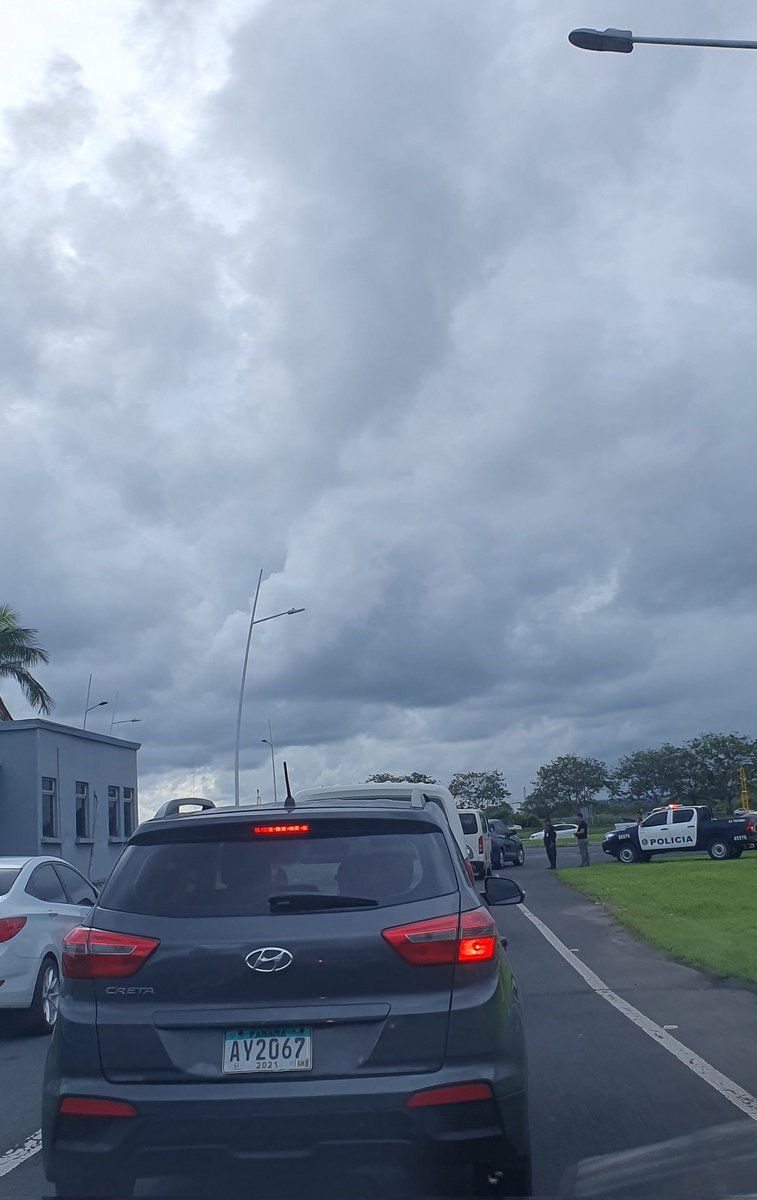 Van varios días donde el aeropuerto de Tocumen se convierte en un estado policíaco, violandose el libre tránsito 

<a href="/IvanEskildsen/">Ivan Eskildsen</a> Que necesidad tienen nuestros turistas de pasar por esto?

<a href="/anseatico/">Abogado | Defensor de la libertad</a> es esto legal?