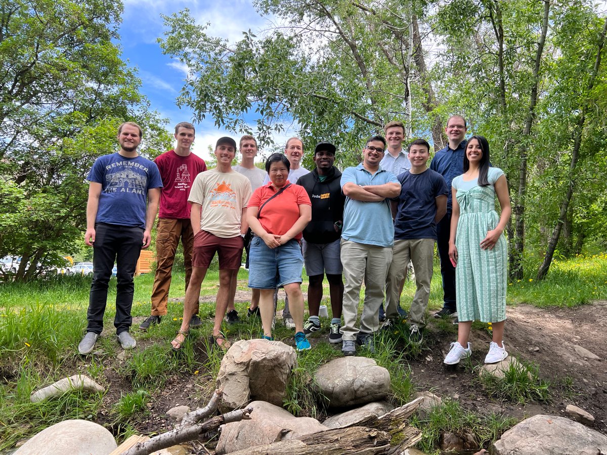 CastleLabBYU's tweet photo. "Grillin' and chillin'."
This Saturday we had our annual cookout as a lab group. It was so funny! We played, we ate and we are ready for whatever comes. https://t.co/Q9isdISfr0