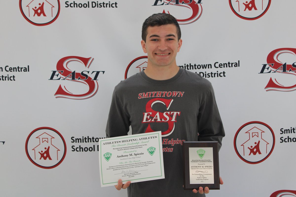 SCSD_HSE's tweet photo. Congratulations to Anthony Spiezio on winning the the Tim Bassett Leadership Award from the Athletes Helping Athlete Program.  Anthony is headed to University of Tennessee Knoxville, majoring in Finance and minoring in Political Science. He is also an Army ROTC Cadet. #believe https://t.co/B2k4x4m8qb